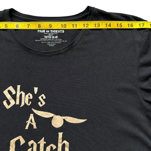 Pair of Thieves Shes A Catch Tshirt Black M Crew Neck Short Sleeve Harry Potter - Picture 3 of 7